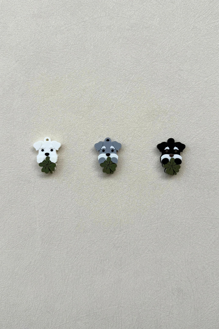 LUCKY CHARM Schnauzer